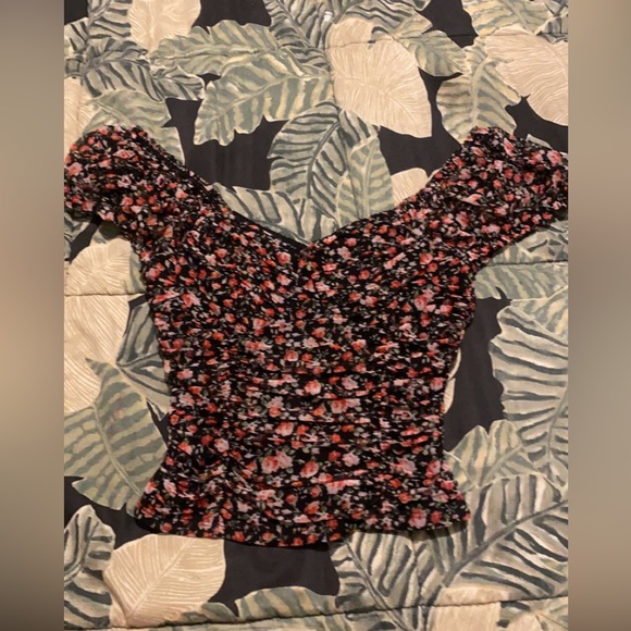 Flowery crop top - Picture 3 of 3